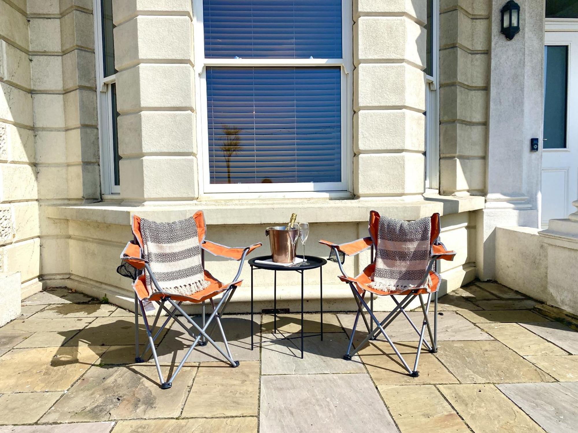 Stunning 2 Bed Apartment Sea Views And Parking Worthing Exteriér fotografie